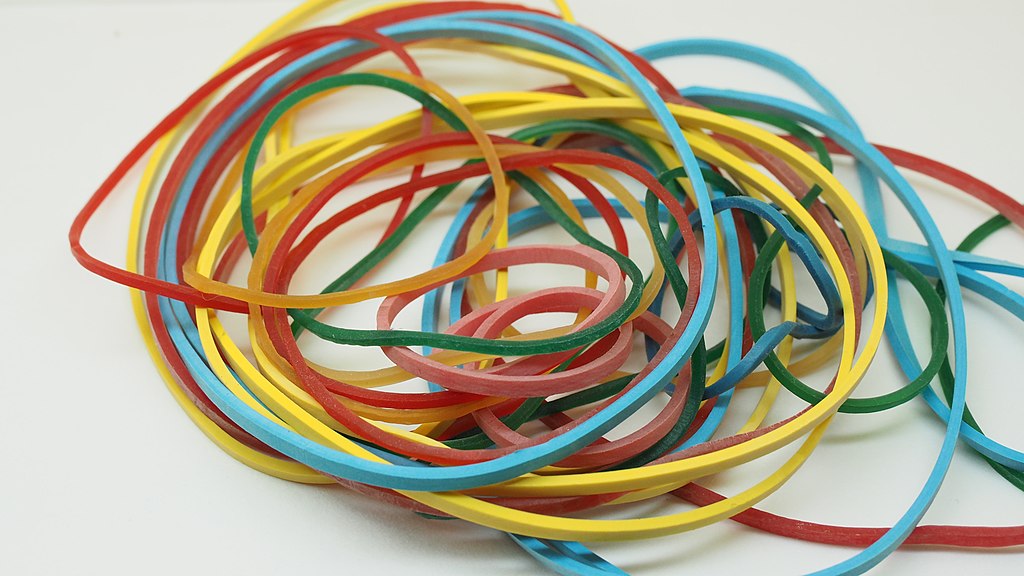 1024px Rubber bands 20210918 142044